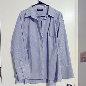 Fitted button up
